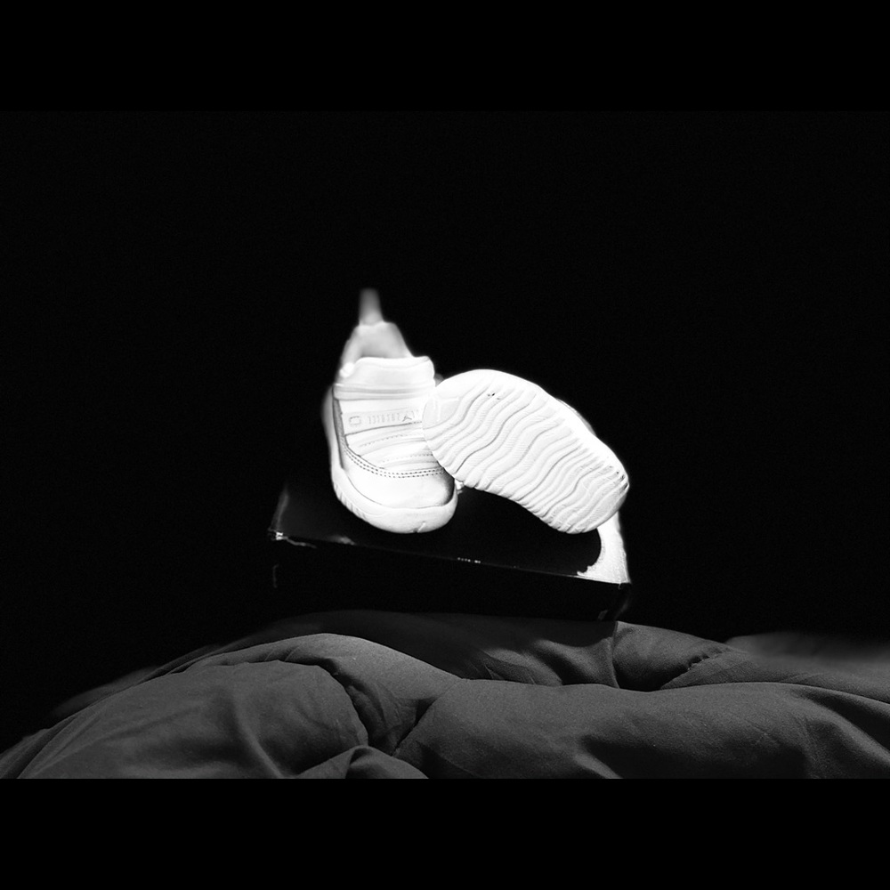 Jordan 11 - Picture 4 of 5